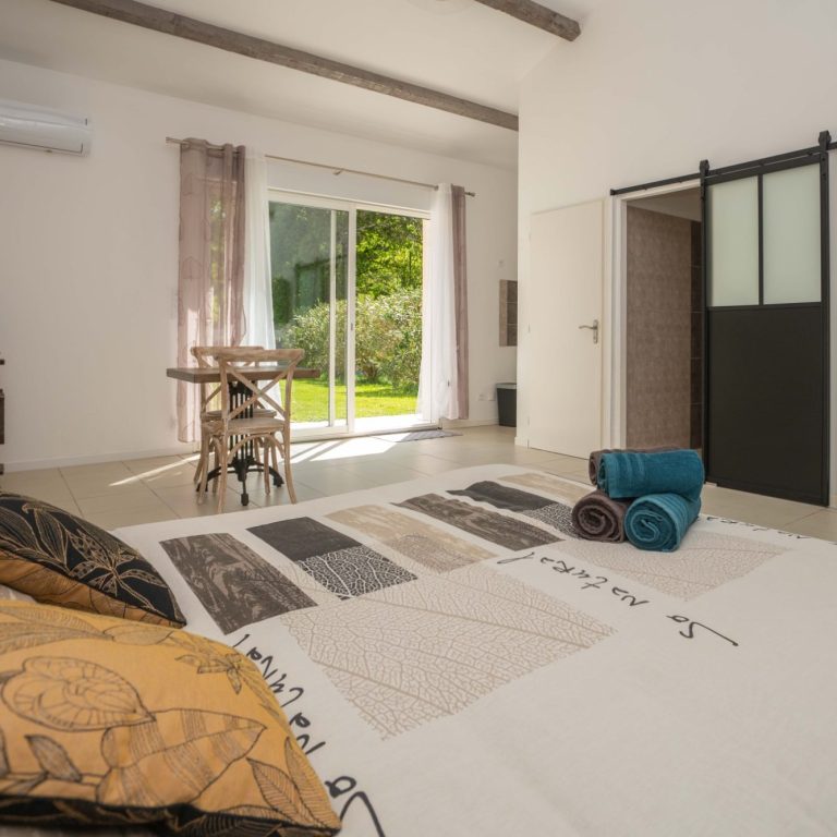 Studio Cayman avec espace nuit confortable aux gîtes L’Hacienda